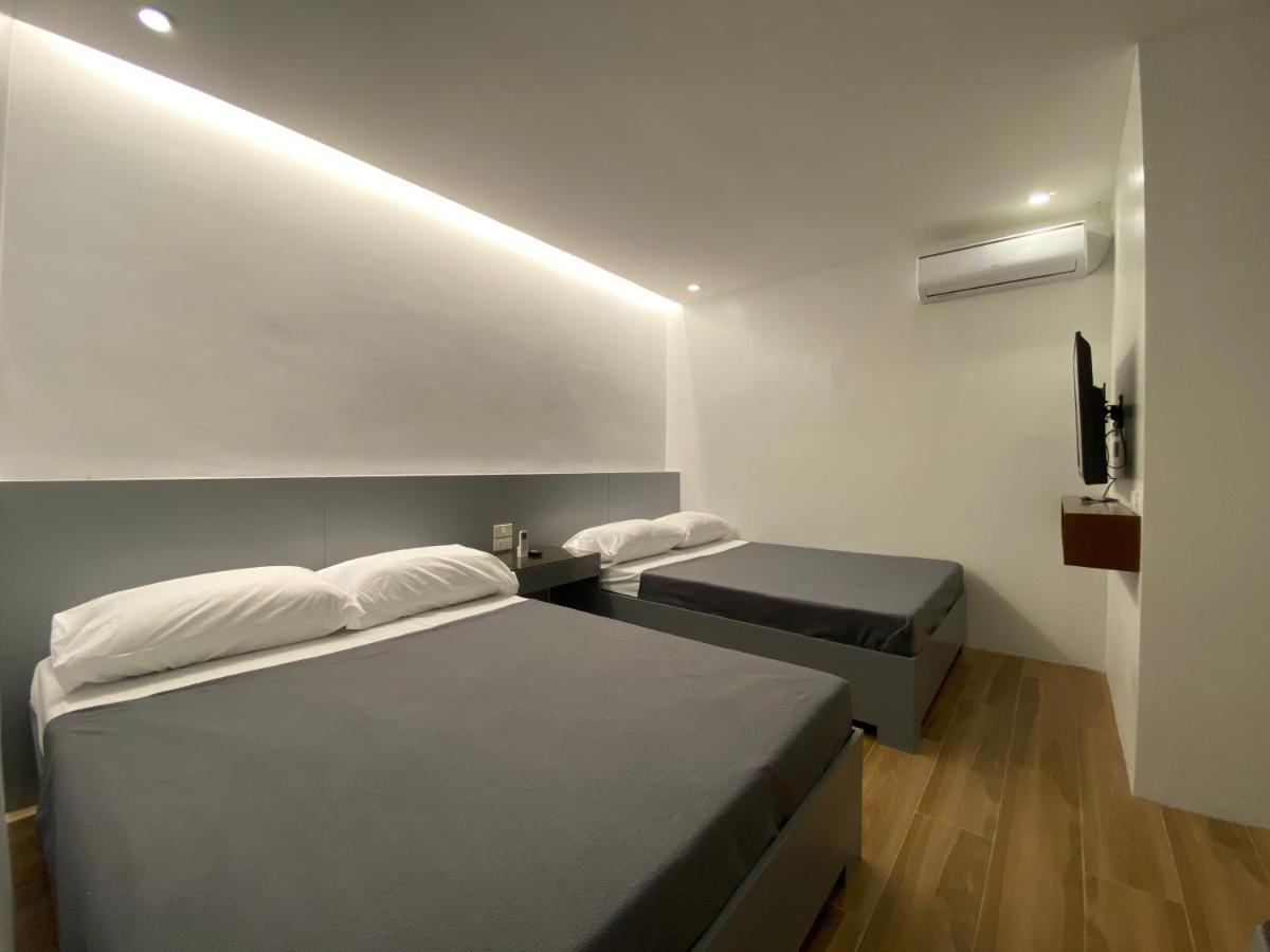 Hotel Espineli'S Balayan Zewnętrze zdjęcie